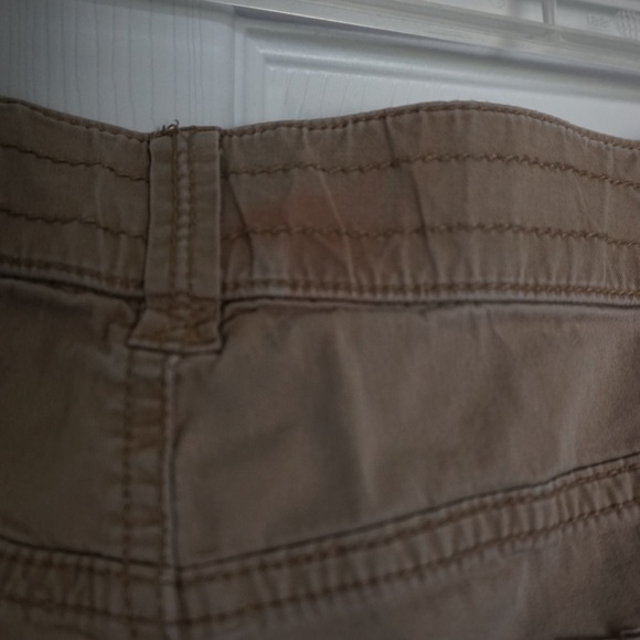 Faded Glory Tan Cargo Capris Pants Relaxed Fit - Picture 6 of 6